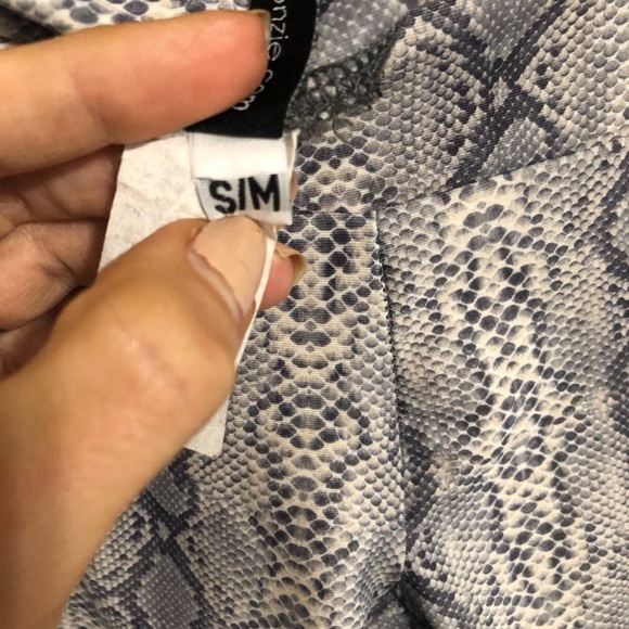 Mesh Panel Snake Print Onzie Crop - Picture 10 of 12